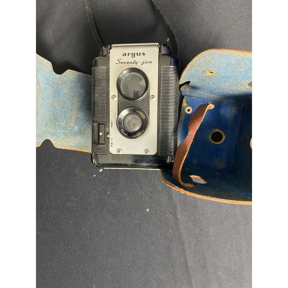 Vintage Argus Seventy Five 35mm Film‎ Camera with Brown Leather Case